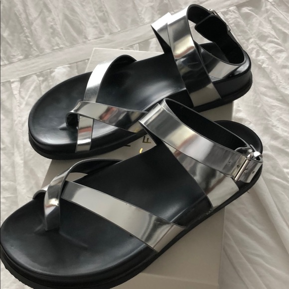 Gorgeous silver Marc Fisher miYARINA sandals 5.5 - Picture 1 of 4